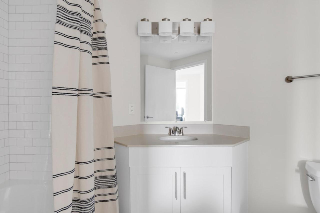 Апартаменты E Cambridge 1Br W Wd Gym Steps From Train Bos-524 Бостон Экстерьер фото